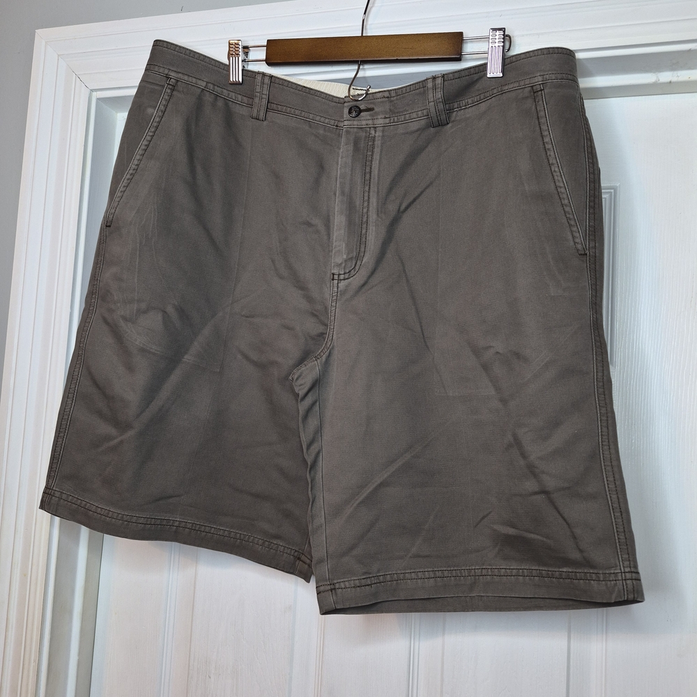 Tori Richard Men's Gray Flat Front Shorts Size 40